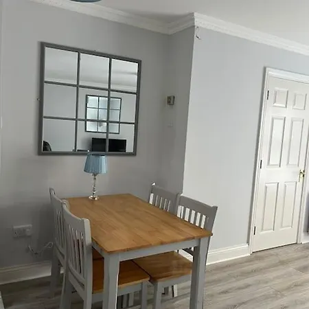 5-bedroom City Centre Townhouse On The Long Walk Holiday home