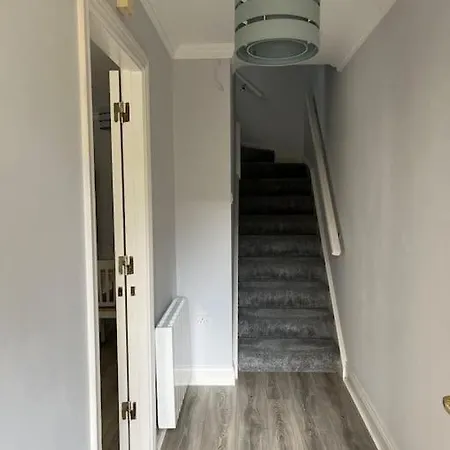 5-bedroom City Centre Townhouse On The Long Walk